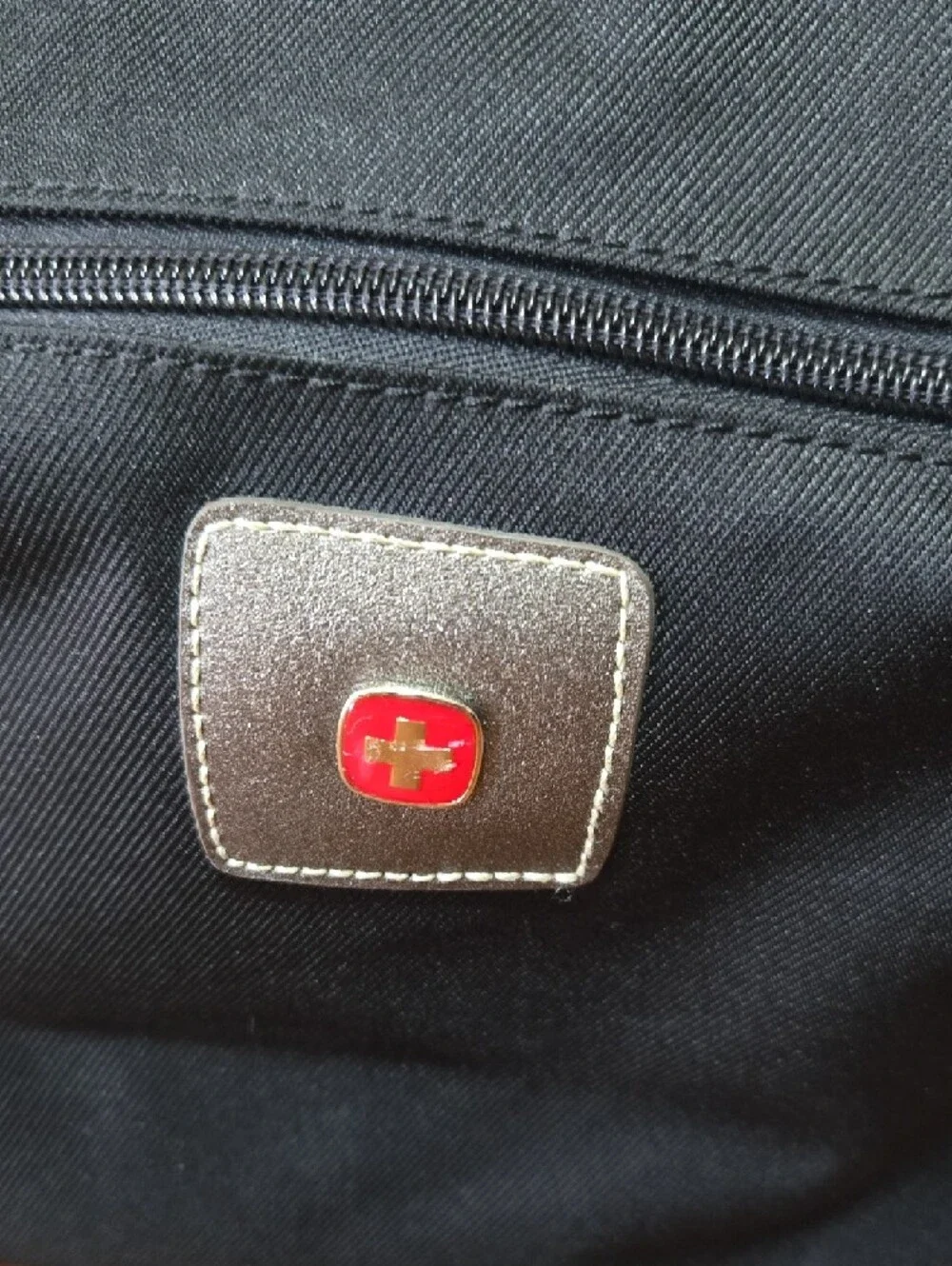 Swiss Gear Tough Canvas Black Gray Metallic Trim Travel Rolling Duffel Bag